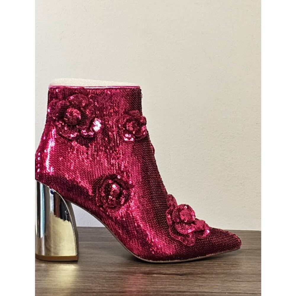 Betsey Johnson Women's Finlee Rosette Flare Heel Dress Bootie Size 6 NWT